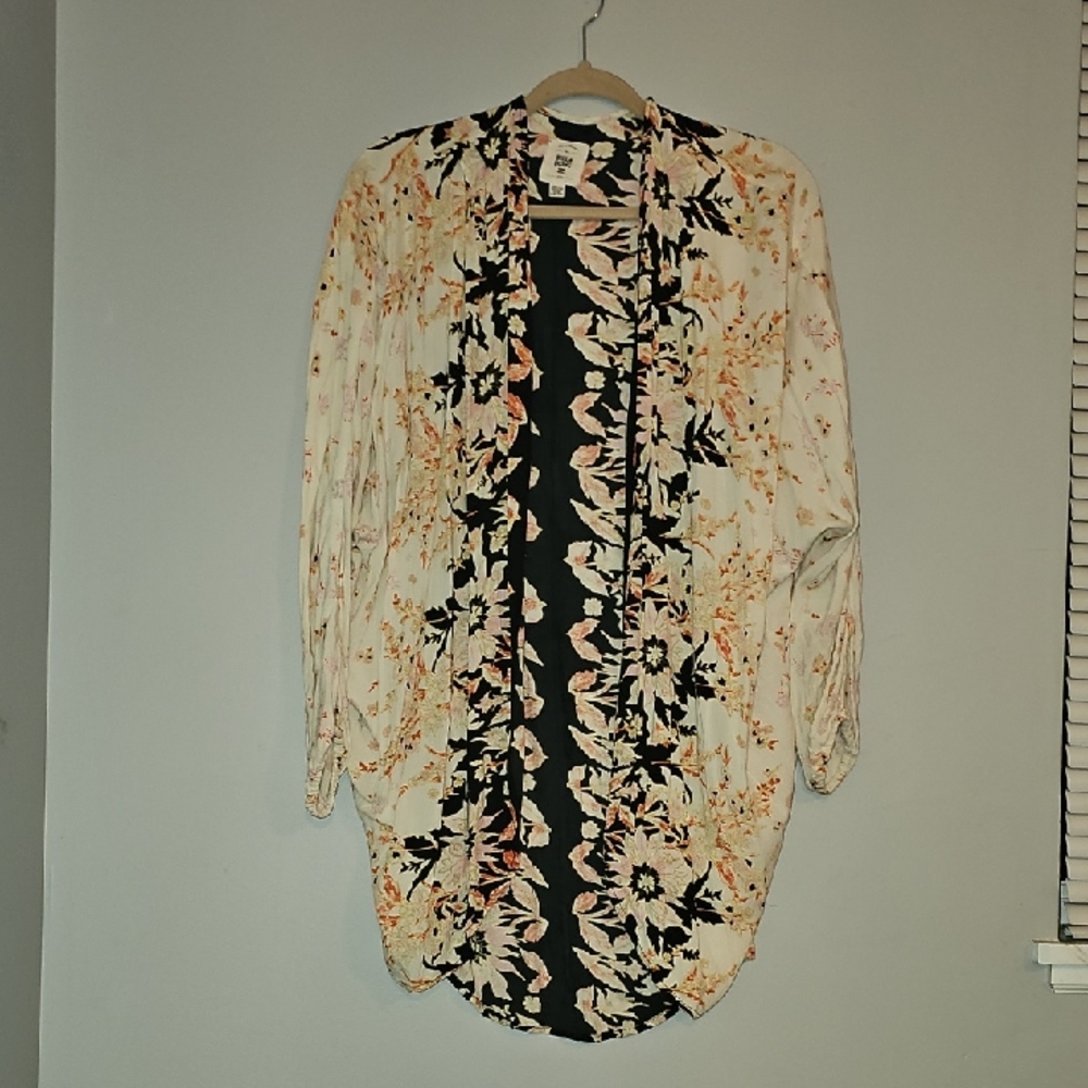 Billabong Womens Sz S/M Floral Kimono! Gorgeous